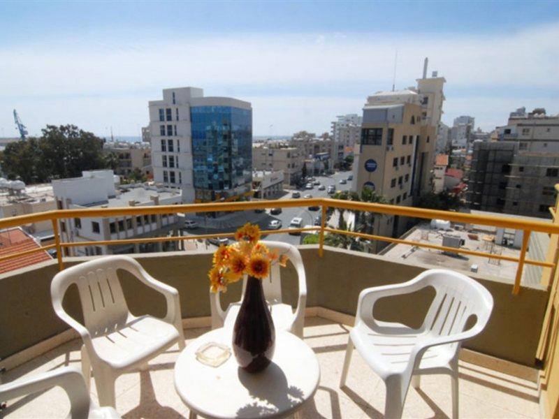 Sunflower Hotel Apartments Lárnaca Exterior foto